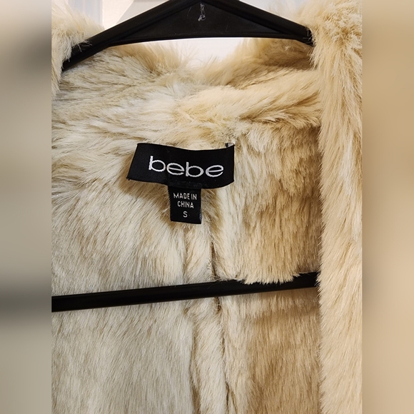 Bebe Women’s Reversible Faux Fur / Faux Suede Vest Hanky Hem Open Front Small - Picture 5 of 8